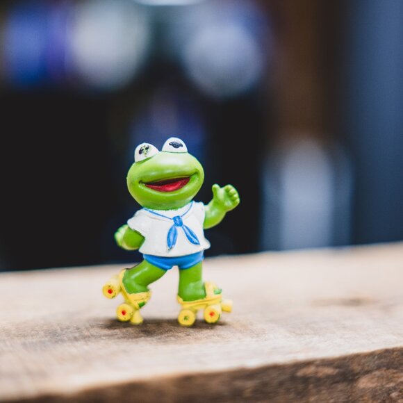 Gumby & Pokey Bendable Figures + 1986 McDonald’s Kermit the Frog on Rollerskates - Picture 5 of 6